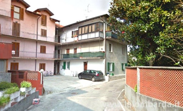 appartamento in vendita a Leggiuno in zona Mirasole
