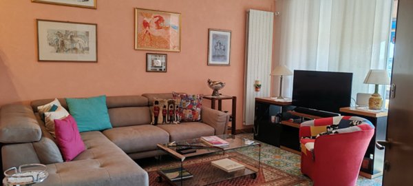 appartamento in vendita a Leggiuno in zona Mirasole