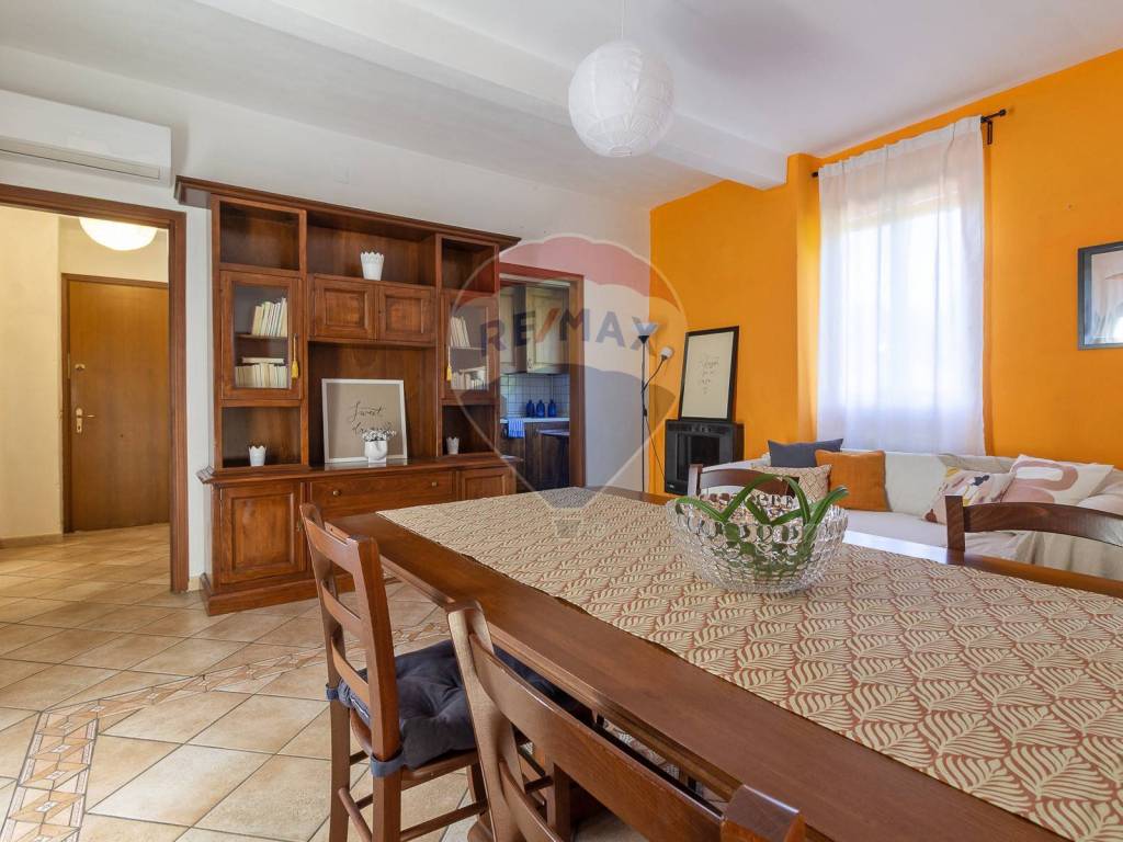 appartamento in vendita a Leggiuno in zona Reno