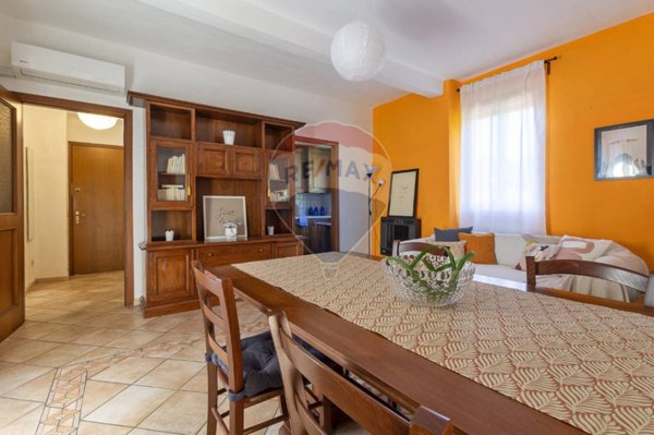 appartamento in vendita a Leggiuno in zona Reno