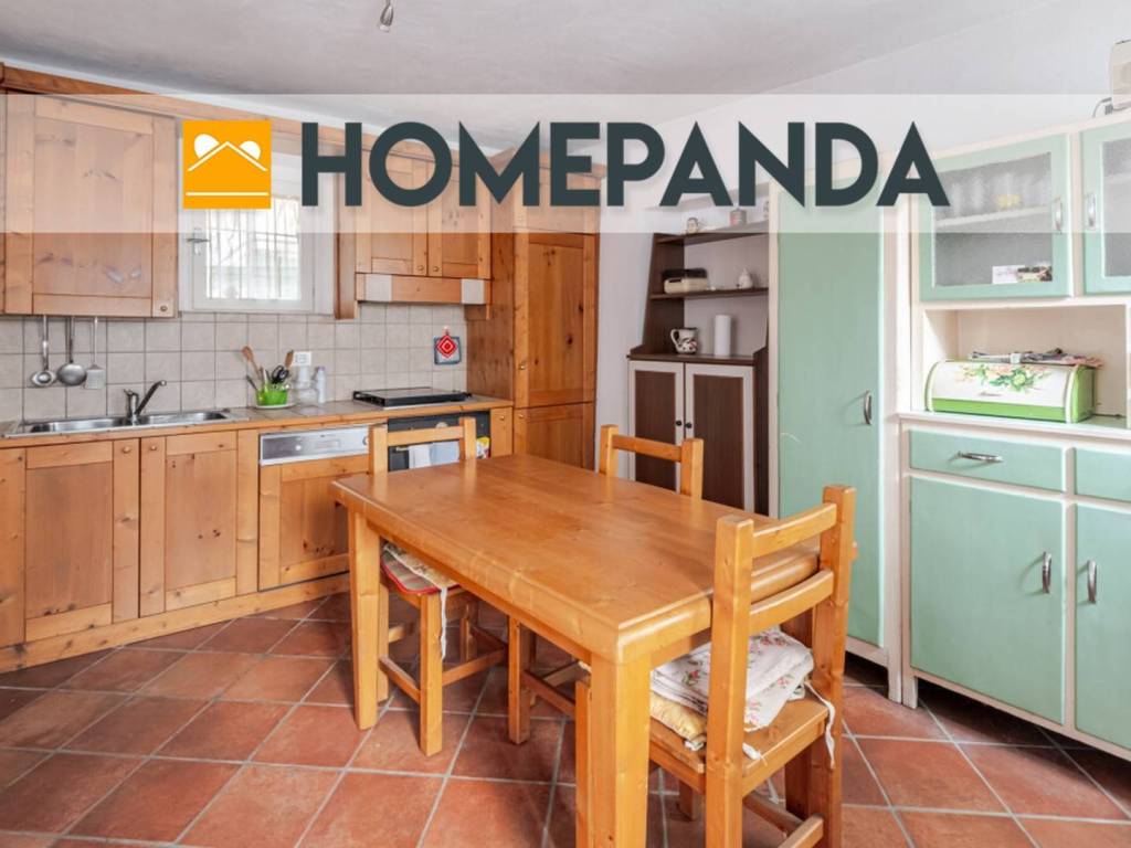 casa indipendente in vendita a Leggiuno