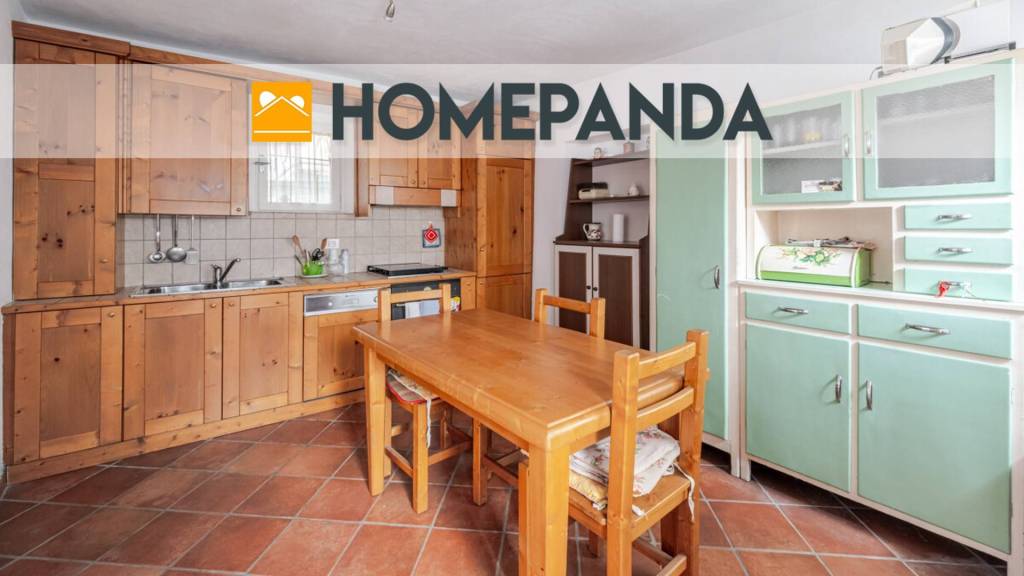 casa indipendente in vendita a Leggiuno