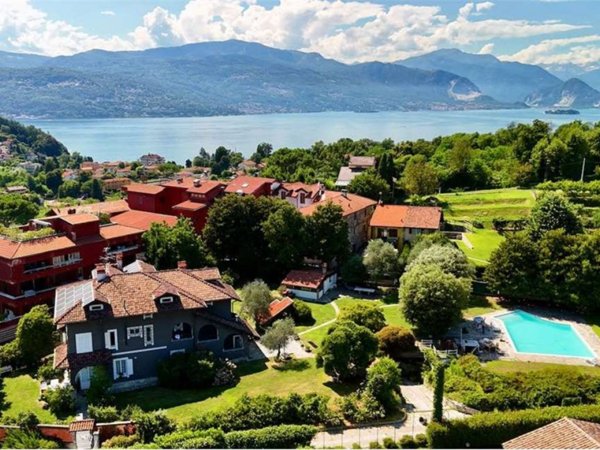 casa indipendente in vendita a Leggiuno