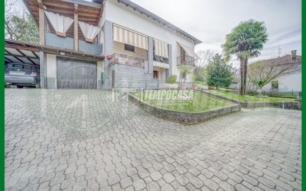 casa indipendente in vendita a Leggiuno