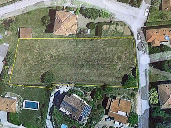 terreno edificabile in vendita a Leggiuno in zona Reno
