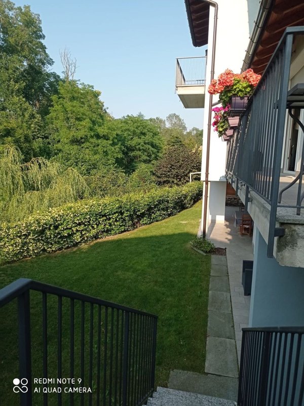 casa indipendente in vendita a Leggiuno in zona Bosco