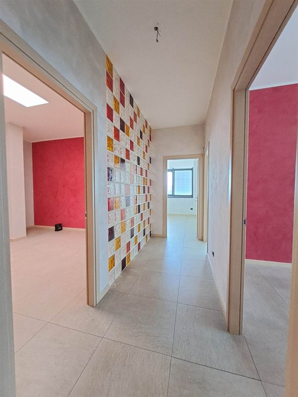 ufficio in vendita a Leggiuno in zona Reno