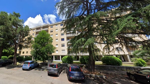 appartamento in vendita a Leggiuno in zona Reno