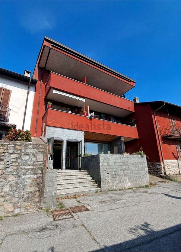 negozio in vendita a Leggiuno in zona Mirasole