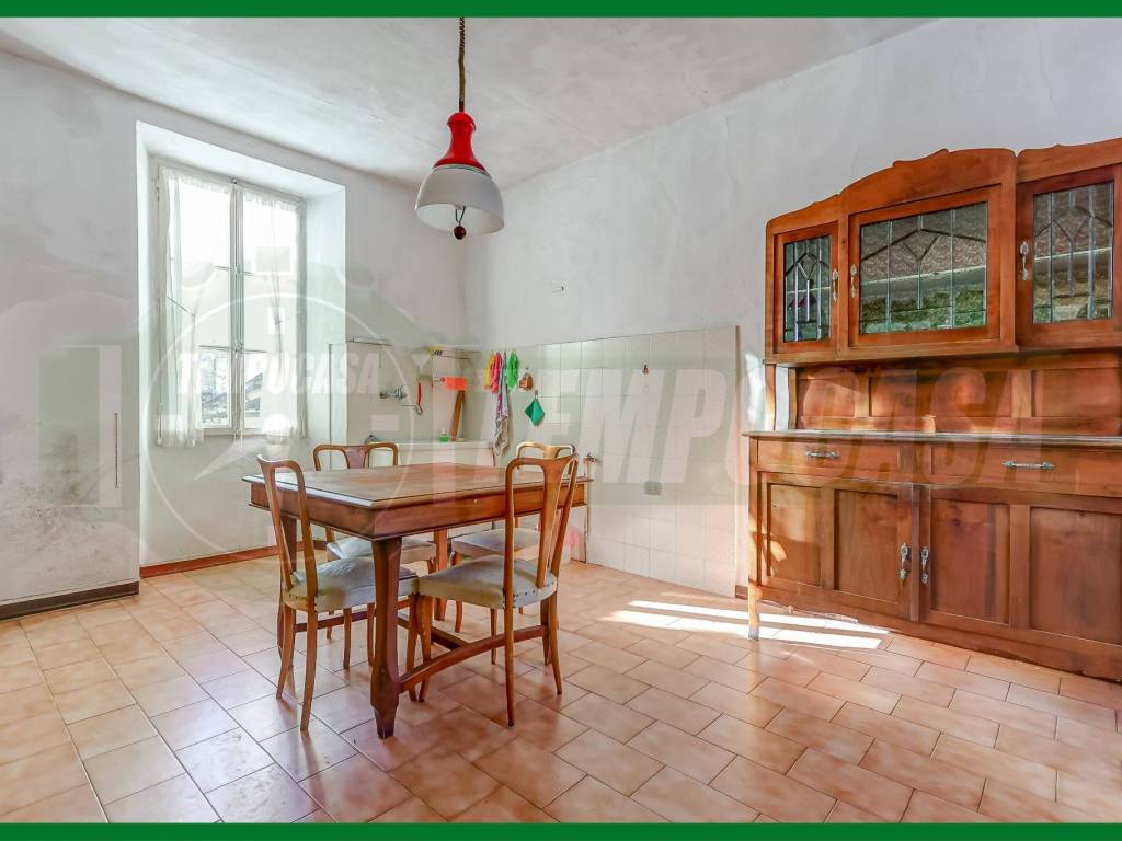 casa indipendente in vendita a Leggiuno