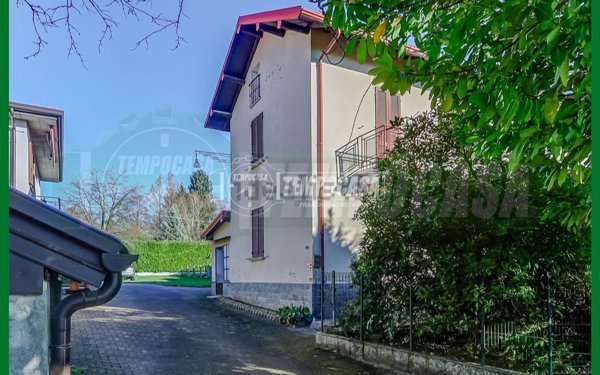 appartamento in vendita a Leggiuno