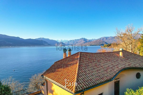 casa indipendente in vendita a Leggiuno in zona Reno