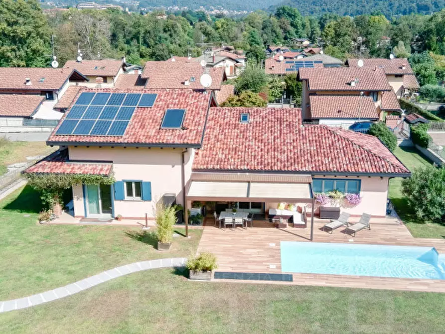 casa indipendente in vendita a Leggiuno in zona Arolo