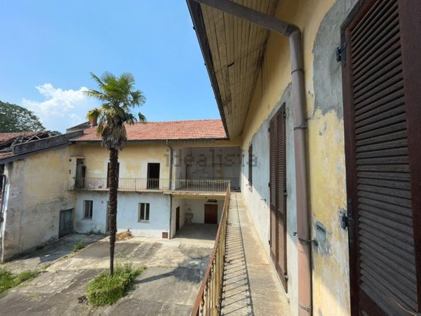 appartamento in vendita a Leggiuno