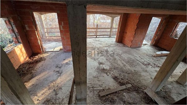 casa indipendente in vendita a Leggiuno