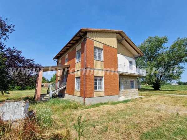 casa indipendente in vendita a Leggiuno in zona Reno