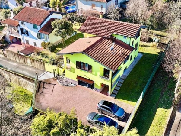 casa indipendente in vendita a Leggiuno