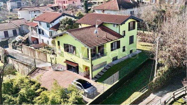 casa indipendente in vendita a Leggiuno