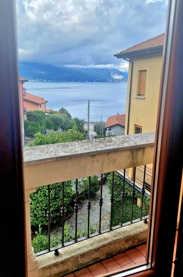 appartamento in vendita a Leggiuno