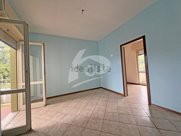 appartamento in vendita a Leggiuno in zona Reno