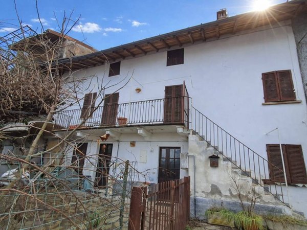 casa indipendente in vendita a Leggiuno in zona Cellina