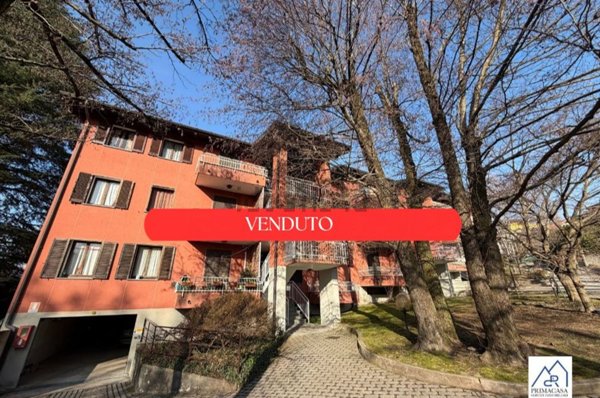 appartamento in vendita a Leggiuno in zona Reno