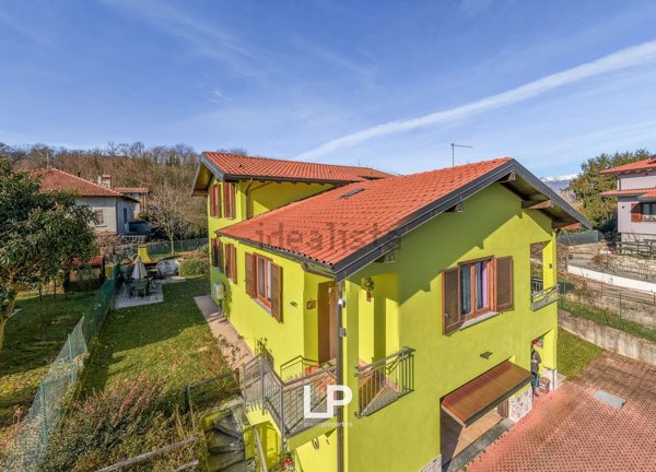 casa indipendente in vendita a Leggiuno