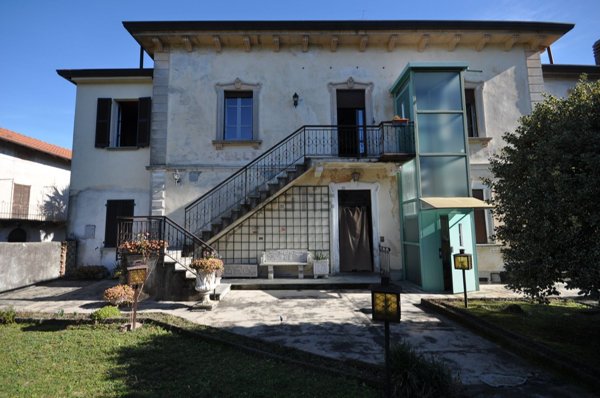 casa indipendente in vendita a Leggiuno