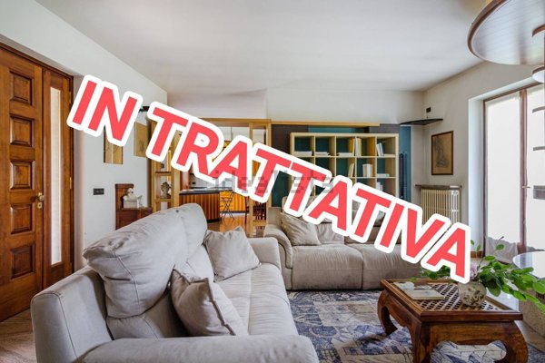 casa indipendente in vendita a Leggiuno