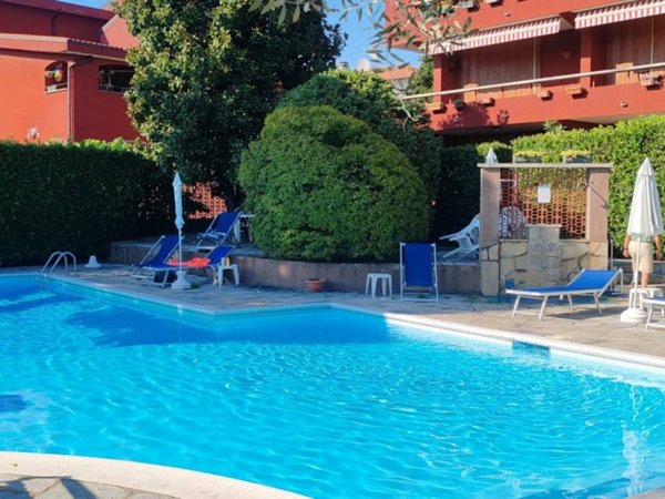 appartamento in vendita a Leggiuno in zona Mirasole