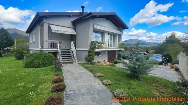 casa indipendente in vendita a Leggiuno