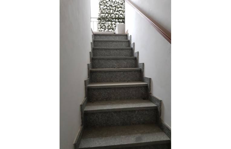 appartamento in vendita a Leggiuno in zona Cellina