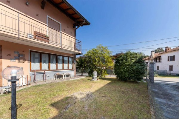 casa indipendente in vendita a Leggiuno in zona Cellina