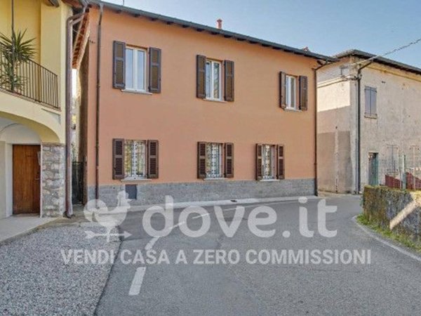 casa indipendente in vendita a Leggiuno in zona Cellina