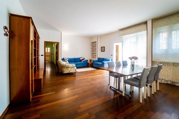 appartamento in vendita a Leggiuno in zona Reno