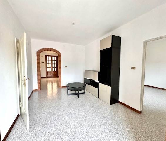 appartamento in vendita a Leggiuno in zona Reno