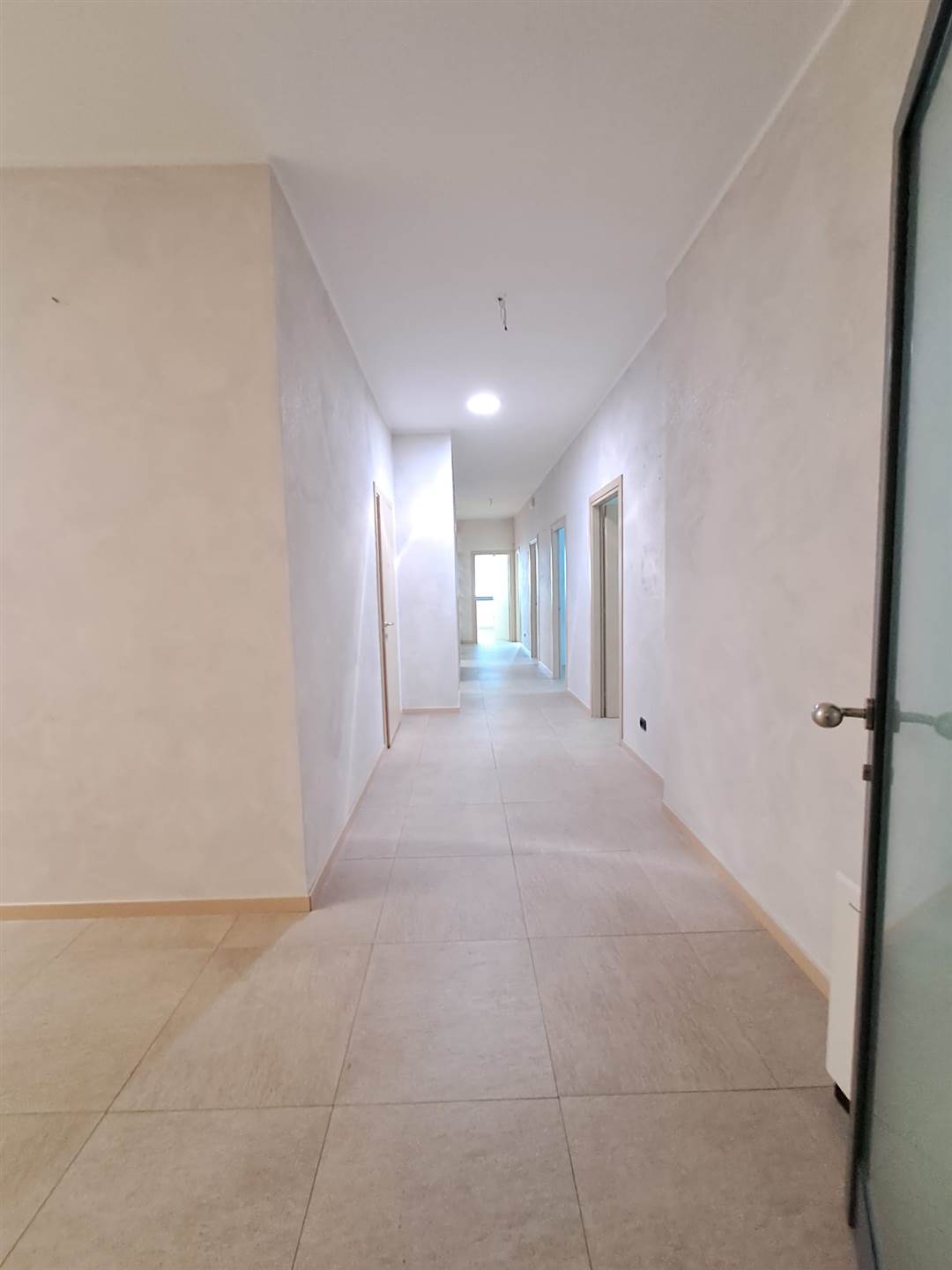 ufficio in vendita a Leggiuno in zona Reno