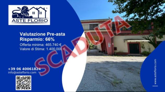 locale commerciale in vendita a Leggiuno