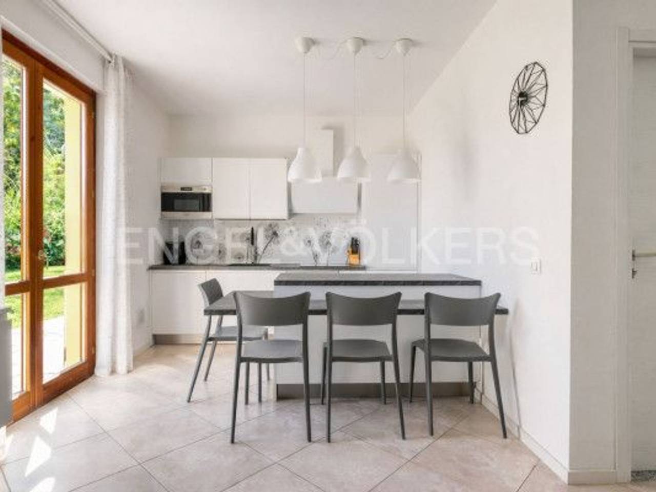 casa indipendente in vendita a Leggiuno in zona Arolo