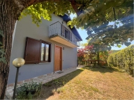 casa indipendente in vendita a Leggiuno in zona Reno