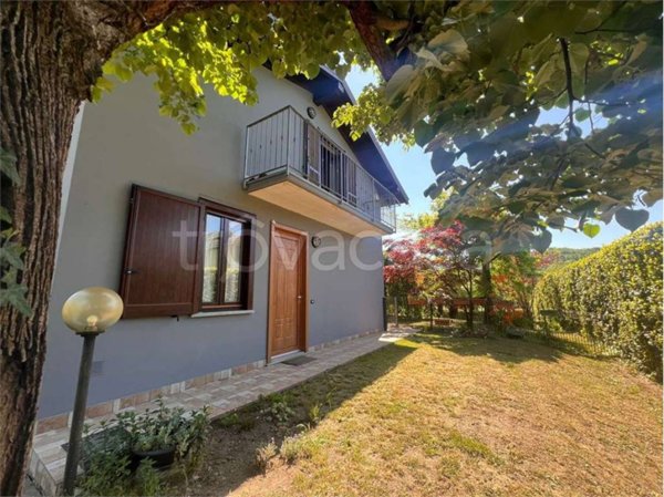 casa indipendente in vendita a Leggiuno in zona Reno