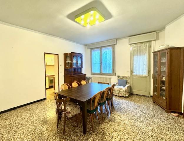 appartamento in vendita a Leggiuno in zona Reno