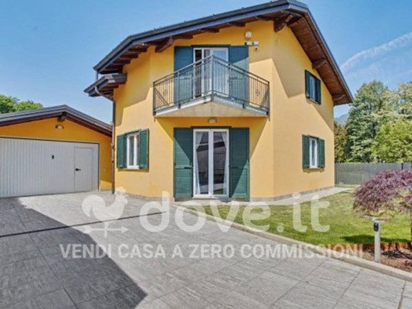 casa indipendente in vendita a Leggiuno