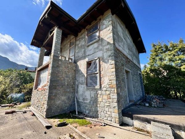 casa indipendente in vendita a Leggiuno in zona Reno