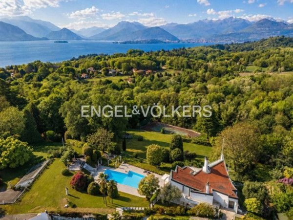 casa indipendente in vendita a Leggiuno in zona Mirasole