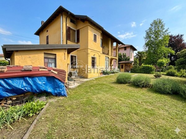 appartamento in vendita a Leggiuno