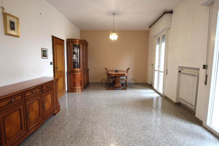 appartamento in vendita a Leggiuno in zona Reno