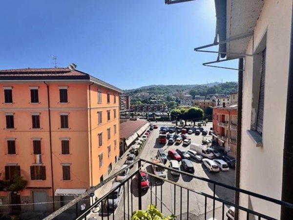 appartamento in vendita a Leggiuno in zona Reno