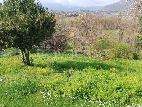 terreno edificabile in vendita a Leggiuno
