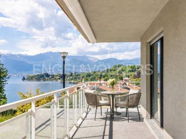 appartamento in vendita a Leggiuno in zona Reno
